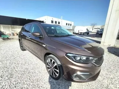 Usata Fiat Tipo Lounge 120 CV (88 kW) 2018 Marrone Station wagon