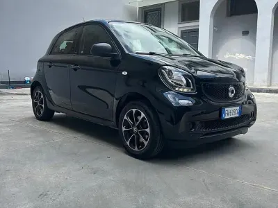 Usata Smart ForFour 71 CV (52 kW) 2018 Nero Utilitaria