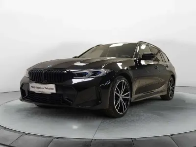 Usata BMW 320e M Sport 163 CV (119 kW) 2024 Black sapphire Station wagon