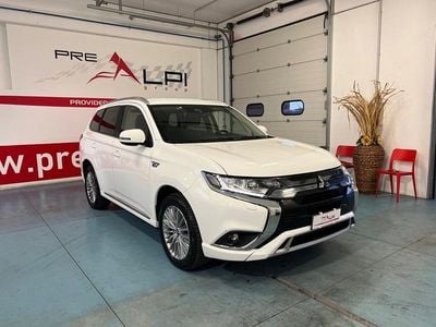 Usata Mitsubishi Outlander P-HEV Instyle 134 CV (98 kW) 2020 Bianco SUV