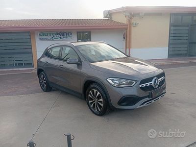 Usata Mercedes GLA180 Business 116 CV (85 kW) 2022 Grigio SUV