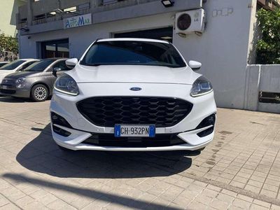 Begagnad Ford Kuga ST-Line 152 HK (111 kW) 2021 Vit SUV