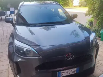 Usata Toyota Yaris Cross 92 CV (67 kW) 2025 SUV