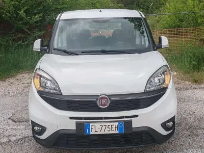 Usata Fiat Doblò Easy 105 CV (77 kW) 2017 Bianco Monovolume