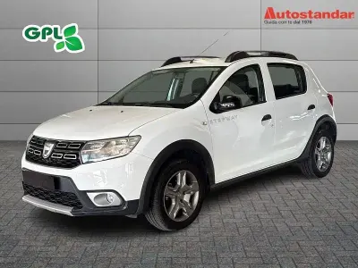Begagnad Dacia Sandero Lauréate 90 HK (66 kW) 2017 Vit Halvkombi
