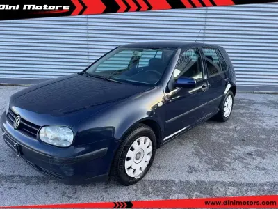 Begagnad VW Golf IV 101 HK (74 kW) 2002 Svart Sedan