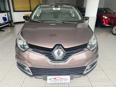 Usata Renault Captur 90 CV (66 kW) 2015 Marrone SUV