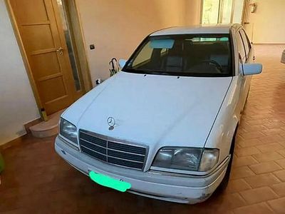 Usata Mercedes C180 120 CV (88 kW) 1993 Bianco Berlina