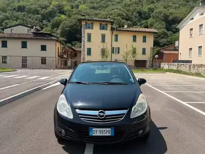 Usata Opel Corsa 60 CV (44 kW) 2009 Nero Utilitaria