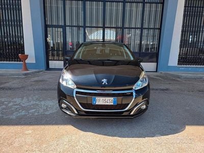 Usata Peugeot 208 GT-line 120 CV (88 kW) 2016 Nero Utilitaria