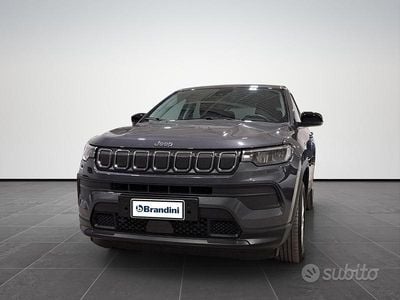 Occasion Jeep Compass Longitude 131 ch (96 kW) 2023 Gris SUV