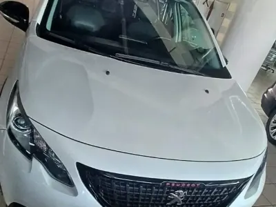 Usata Peugeot 2008 S 110 CV (80 kW) 2016 Bianco SUV