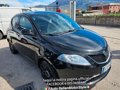 usata Lancia Ypsilon 1.2 69 CV 5 porte GPL Ecochic Silve