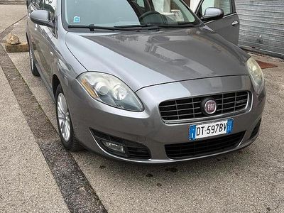 Begagnad Fiat Croma Emotion 120 HK (88 kW) 2009 Grå Kombi