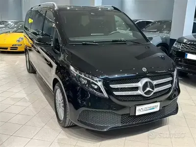 Usata Mercedes V300 239 CV (175 kW) 2023 Nero Monovolume