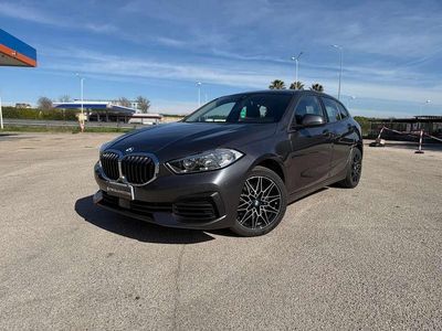 Usata BMW 116 Advantage 116 CV (85 kW) 2021 Grigio Utilitaria