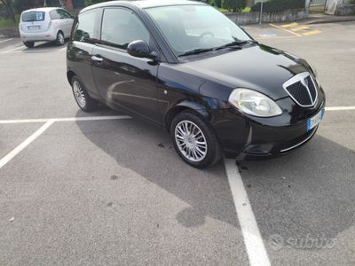 usata Lancia Ypsilon 1.2 benzina ideale per neopatentati