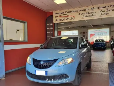 Usata Lancia Ypsilon Silver 69 CV (50 kW) 2024 Verde Utilitaria