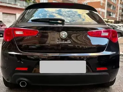 Usata Alfa Romeo Giulietta Distinctive 105 CV (77 kW) 2014 Nero Utilitaria