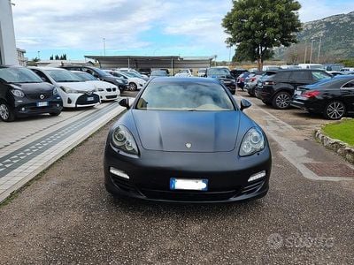 Usata Porsche Panamera 250 CV (183 kW) 2012 Nero Utilitaria