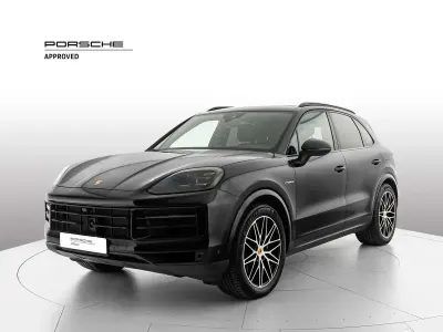 Usata Porsche Cayenne 462 CV (339 kW) 2024 0e nero cromite metallizzato SUV