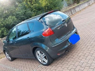 Usata Seat Altea 105 CV (77 kW) 2010 Grigio SUV