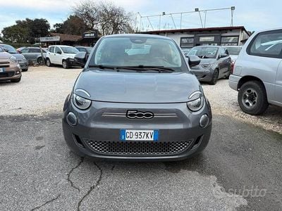 Usata Fiat 500e Passion 86 kW (118 CV) 2021 Grigio Berlina