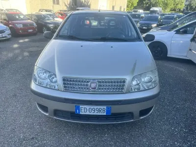 Usata Fiat Punto Active 60 CV (44 kW) 2010 Bronzo Utilitaria