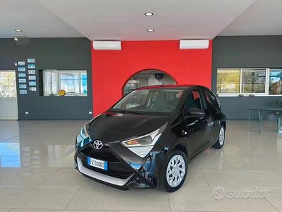 Usata Toyota Aygo Connect Style 72 CV (52 kW) 2019 Nero Utilitaria