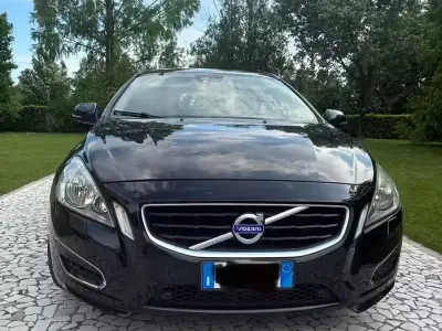Usata Volvo V60 Momentum 2011 Nero Station wagon