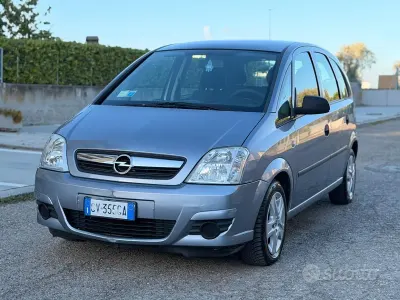 Occasion Opel Meriva Cosmo 90 PK (66 kW) 2009 Grijs MPV