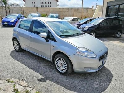Usata Fiat Grande Punto Dynamic 75 CV (55 kW) 2009 Grigio Utilitaria
