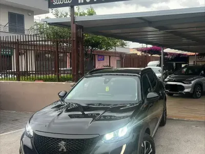 Używany Peugeot 2008 Allure 131 KM (96 kW) 2022 Czarny SUV