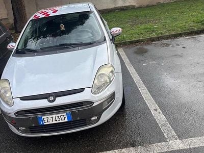 Usata Fiat Grande Punto 75 CV (55 kW) 2011 Bianco Utilitaria