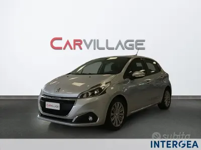Begagnad Peugeot 208 Allure 75 HK (55 kW) 2018 Grå Halvkombi