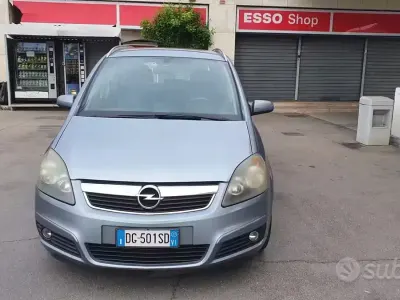 Usata Opel Zafira Cosmo 105 CV (77 kW) 2007 Grigio Monovolume