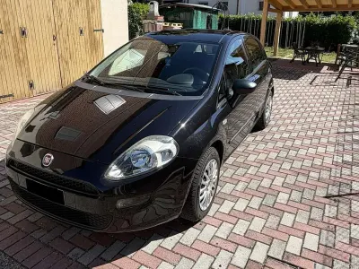 Usata Fiat Punto Young 69 CV (50 kW) 2015 Nero Utilitaria