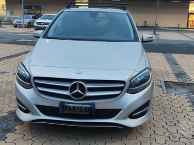 Usata Mercedes B180 109 CV (80 kW) 2015 Grigio Monovolume