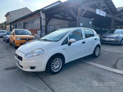 Usata Fiat Grande Punto 77 CV (56 kW) 2013 Bianco Utilitaria