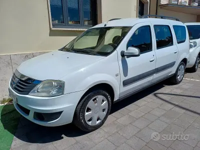 Begagnad Dacia Logan MCV 84 HK (61 kW) 2011 Vit Kombi