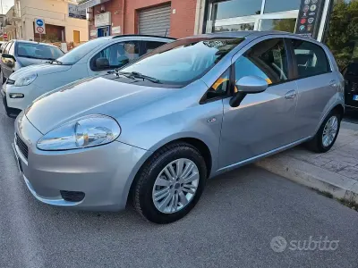 Usata Fiat Grande Punto Dynamic 65 CV (47 kW) 2009 Grigio Utilitaria