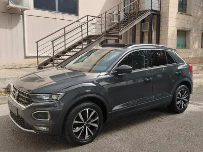 Usata VW T-Roc Style 150 CV (110 kW) 2022 Grigio SUV