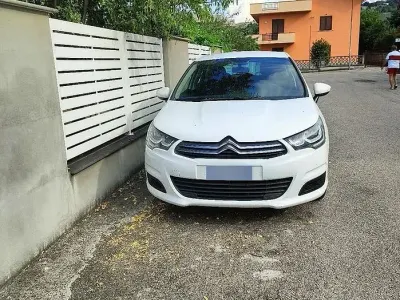 Usata Citroën C4 99 CV (72 kW) 2017 Bianco Berlina