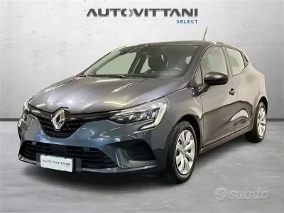 Usata Renault Clio V Life 91 CV (66 kW) 2022 Gray Berlina