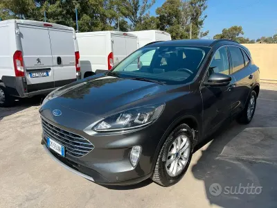 Occasion Ford Kuga 120 ch (88 kW) 2023 Gris SUV