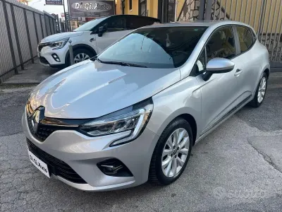 Usata Renault Clio V Zen 101 CV (74 kW) 2020 Grigio Berlina