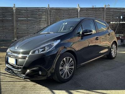 Usata Peugeot 208 Active 82 CV (60 kW) 2017 Nero Utilitaria