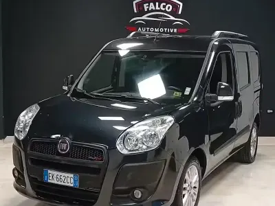 Käytetty Fiat Doblò Emotion 105 HP (77 kW) 2011 Musta Tila-auto