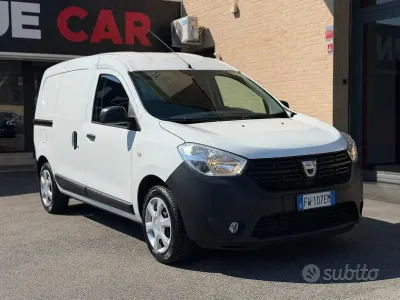Usata Dacia Dokker 102 CV (75 kW) 2019 Bianco Monovolume