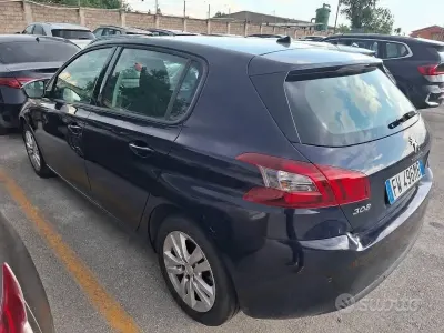 Usata Peugeot 308 Business-Line 131 CV (96 kW) 2019 Bluazzurro Berlina